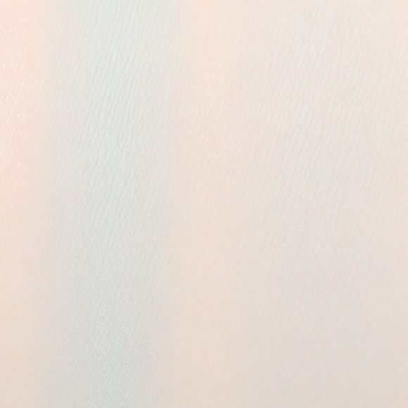 MAC Clearwater Pro Longwear Paint Pot - Picture 3 of 8